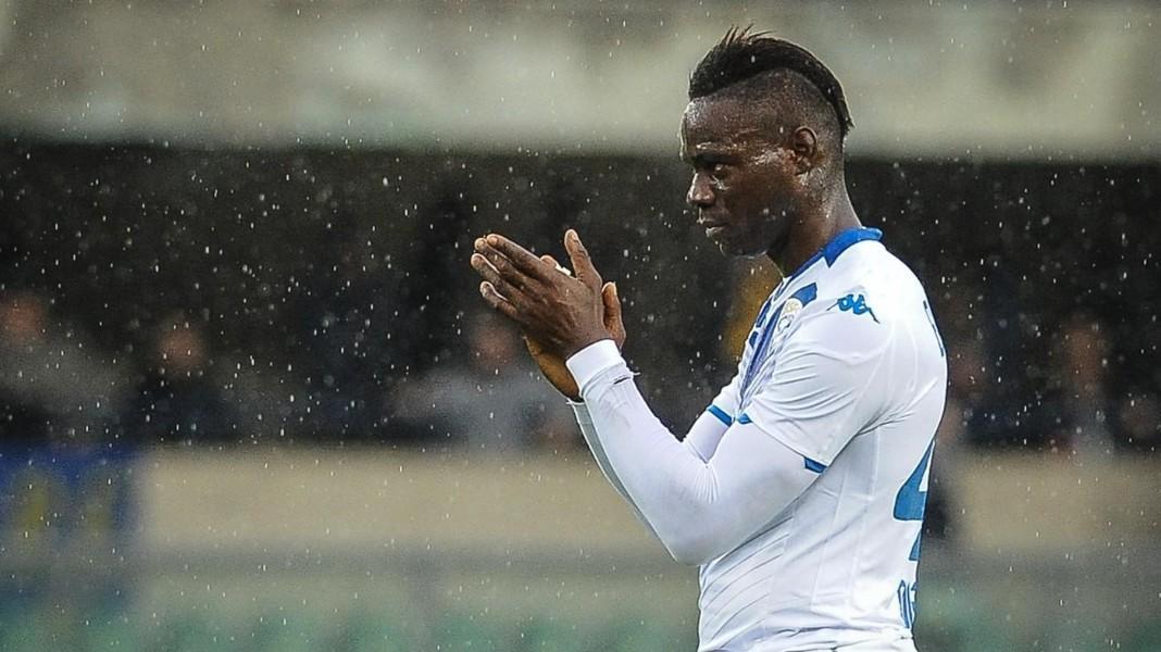 Balotelli con la maglia del Brescia, di LaPresse