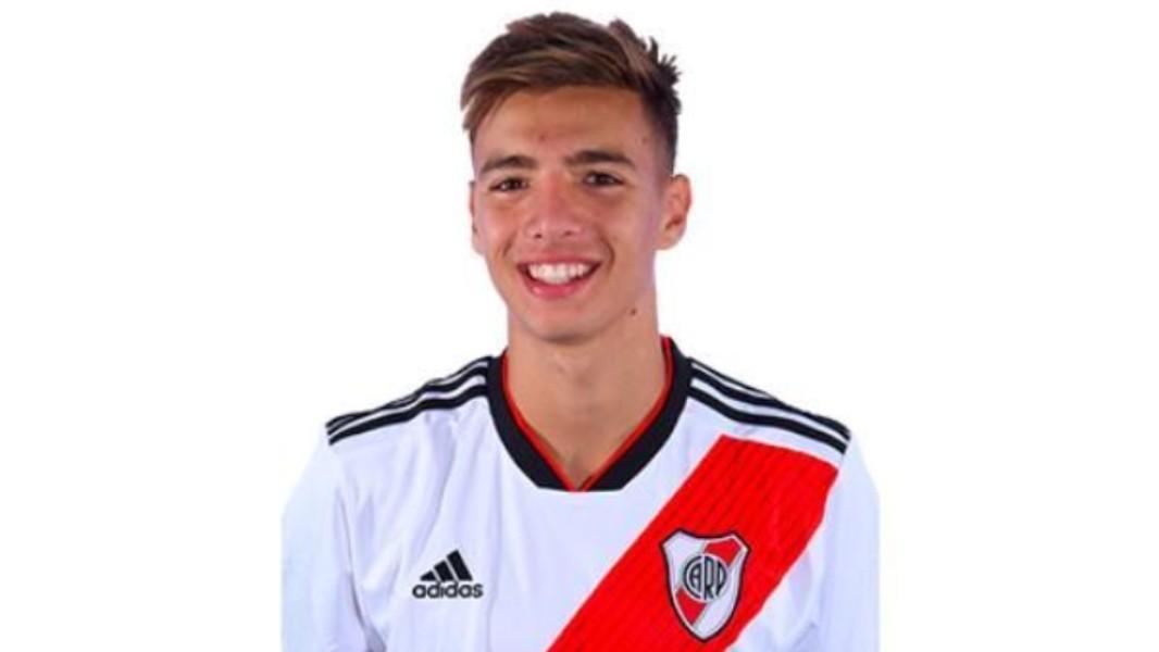 Lautaro Pata, centrocampista classe 2002 delle giovani del River Plate