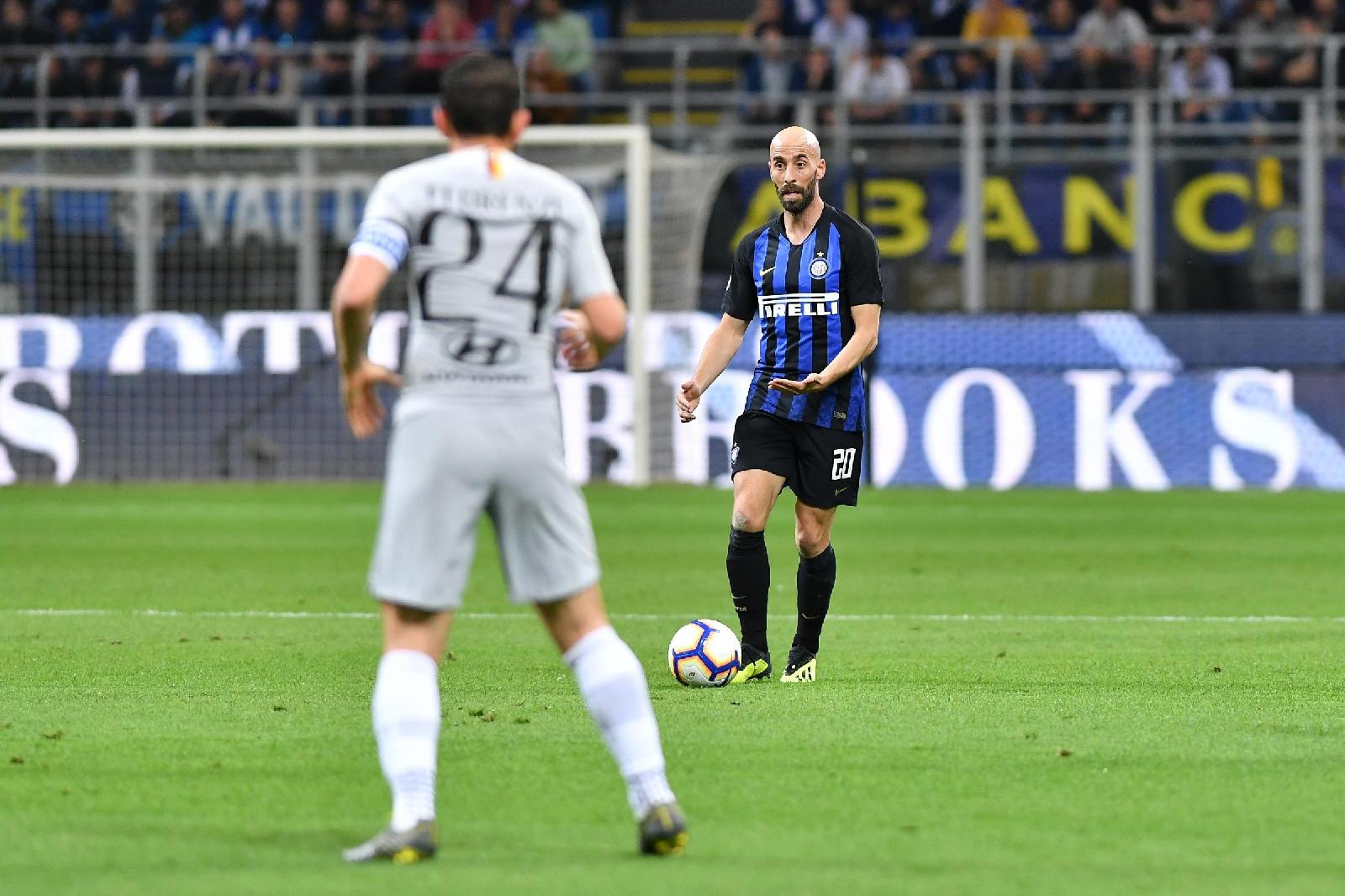 Borja Valero in campo lo scorso anno contro la Roma a San Siro, di LaPresse