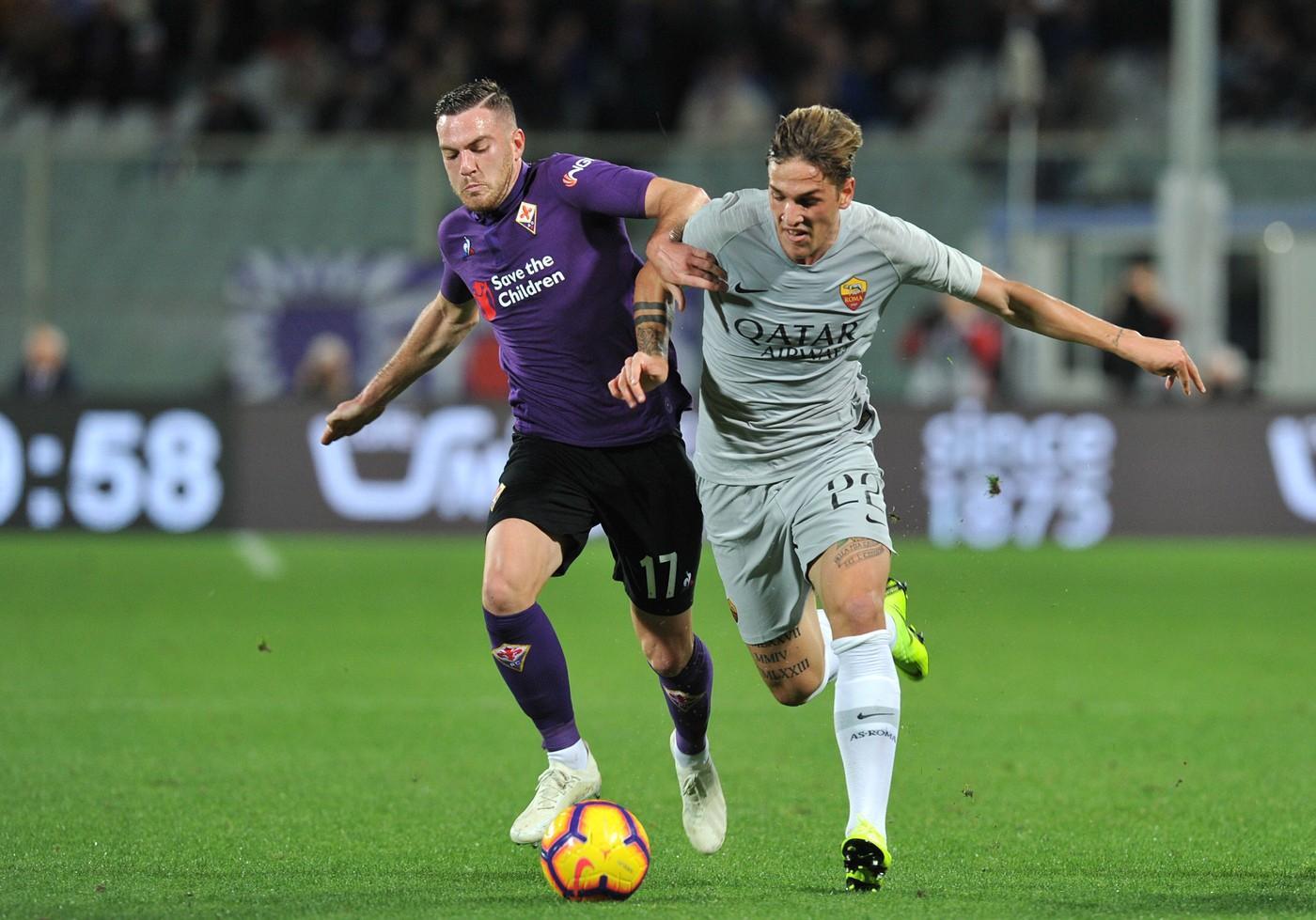 Veretout e Zaniolo da avversari durante Fiorentina-Roma della scorsa stagione, di LaPresse