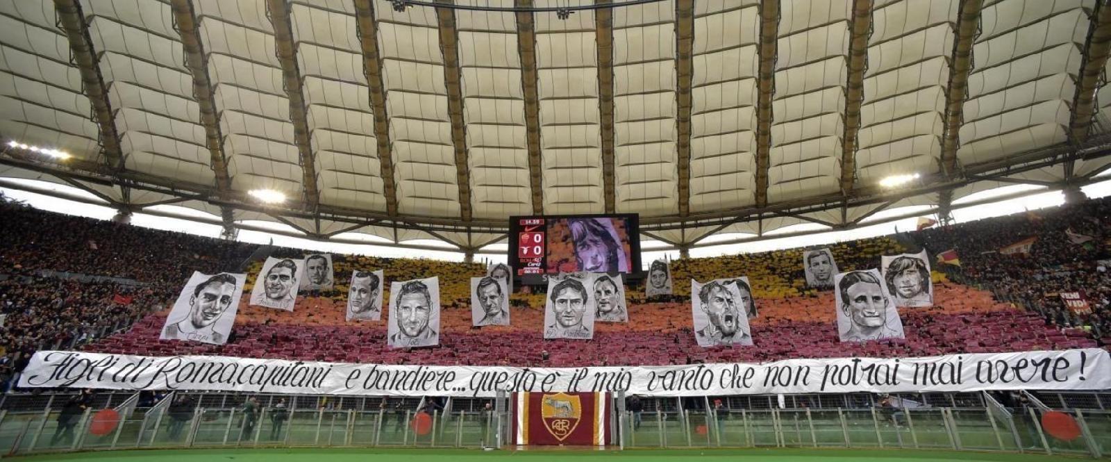 La coreografia della Curva Sud in occasione del derby Roma-Lazio 2-2 della stagione 2014/15