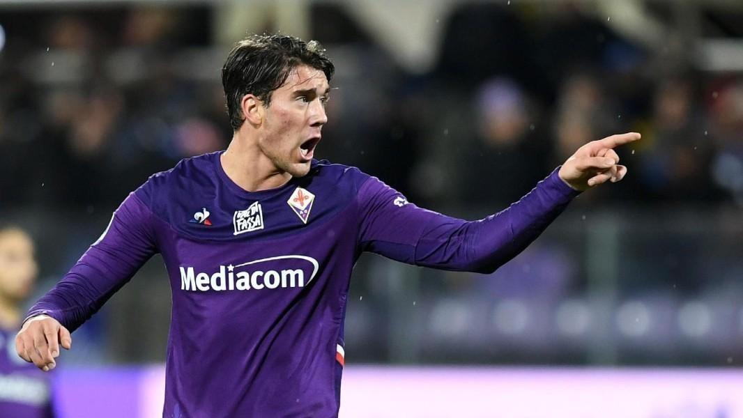 Dusan Vlahovic con la maglia della Fiorentina, di LaPresse