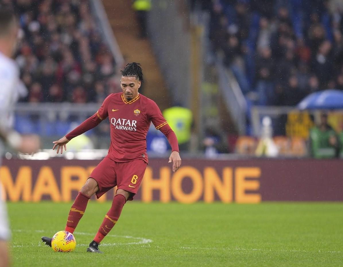 Chris Smalling in campo all'Olimpico, di LaPresse