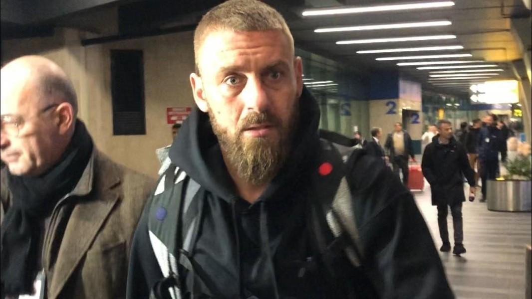 Daniele De Rossi al suo arrivo a Fiumicino