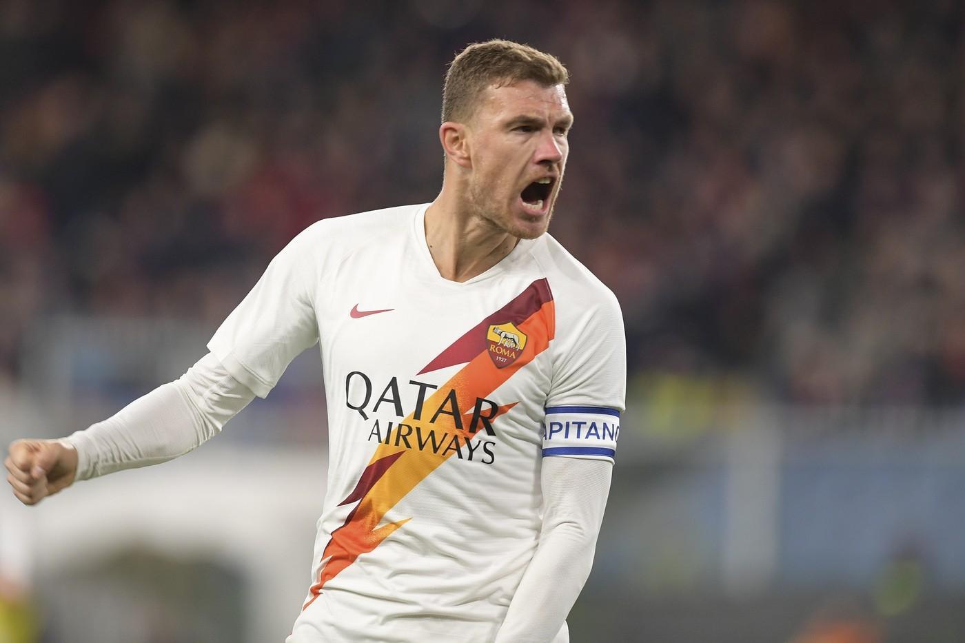 Dzeko esulta dopo il gol al Genoa, di LaPresse