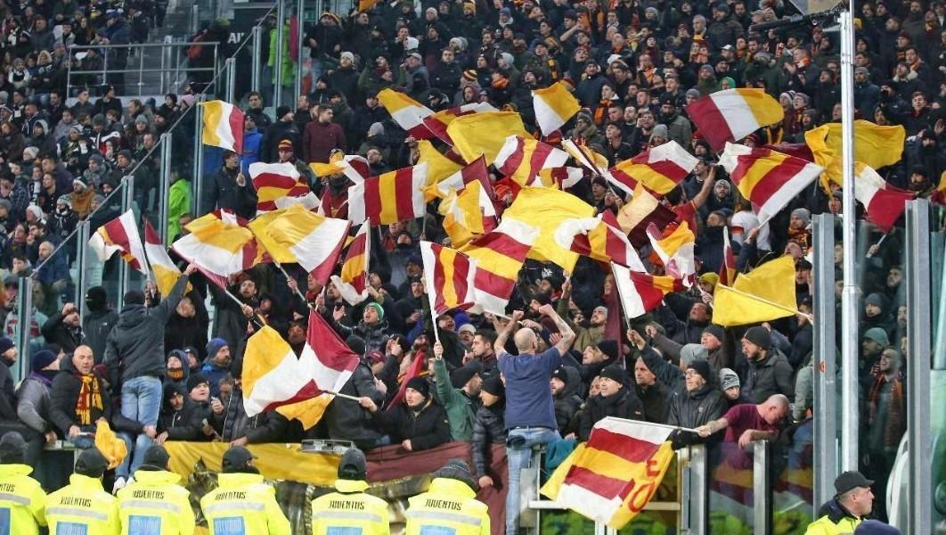 I tifosi giallorossi all'Allianz Stadium di Torino