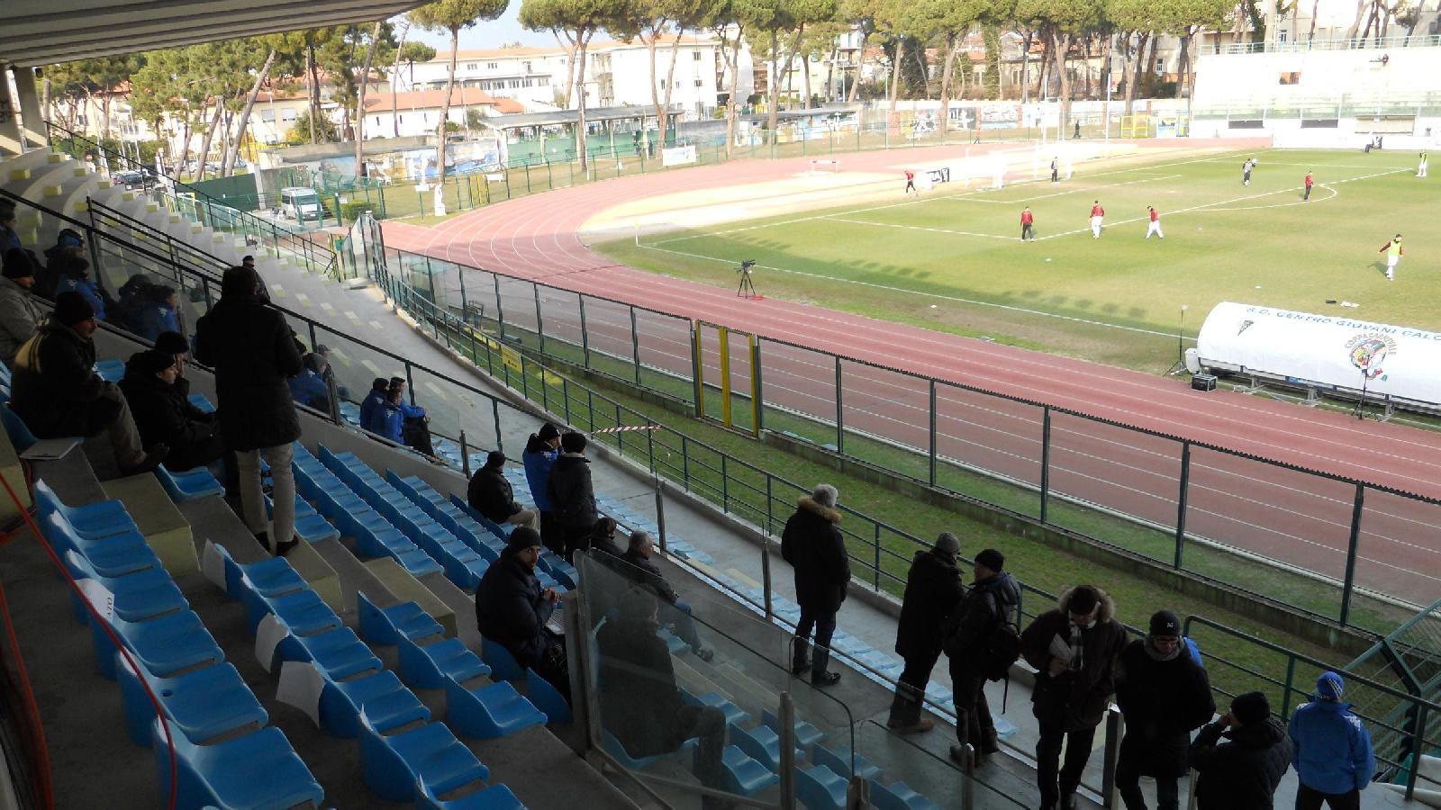 Lo Stadio dei Pini durante il Torneo di Viareggio