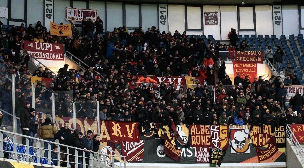 I tifosi giallorossi in trasferta alla Ghelamco Arena, di Mancini