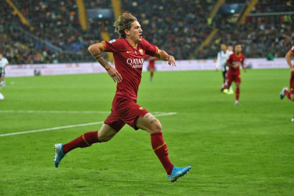 Nicolò Zaniolo esulta dopo un gol contro l'Udinese, di Mancini