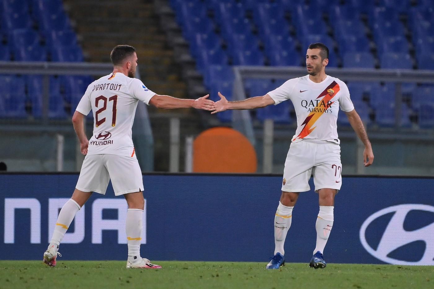 Mkhitaryan esulta con Veretout dopo il gol dell\'1-1, di LaPresse