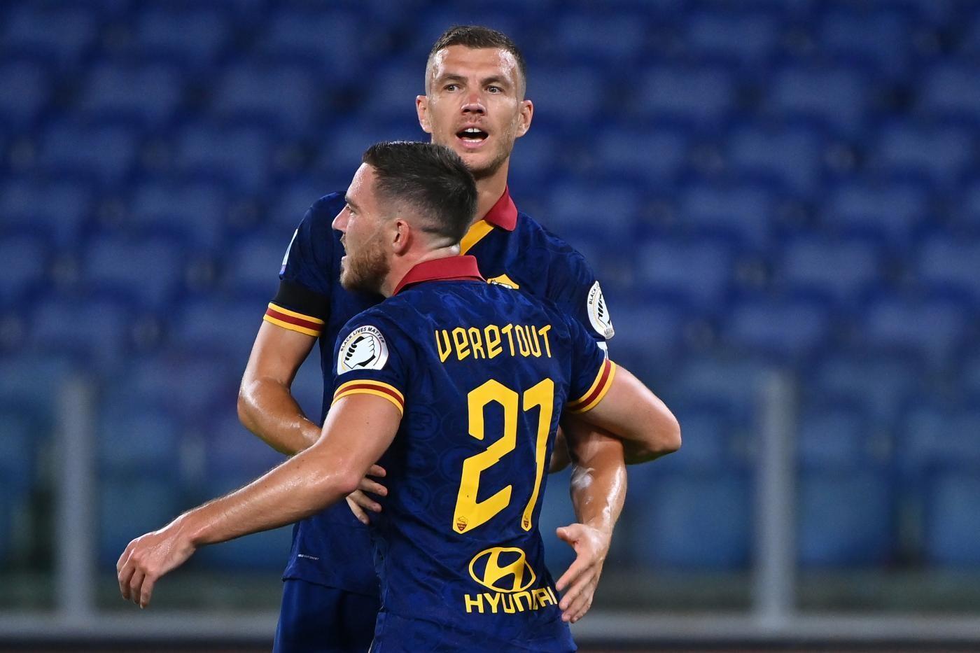 Dzeko e Veretout durante Verona-Roma, di LaPresse