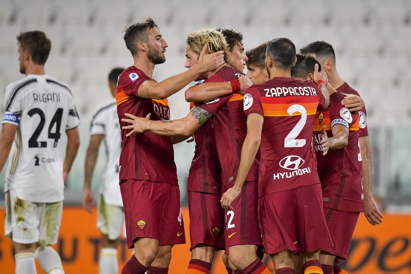 La squadra festeggia il secondo gol di Perotti, di LaPresse