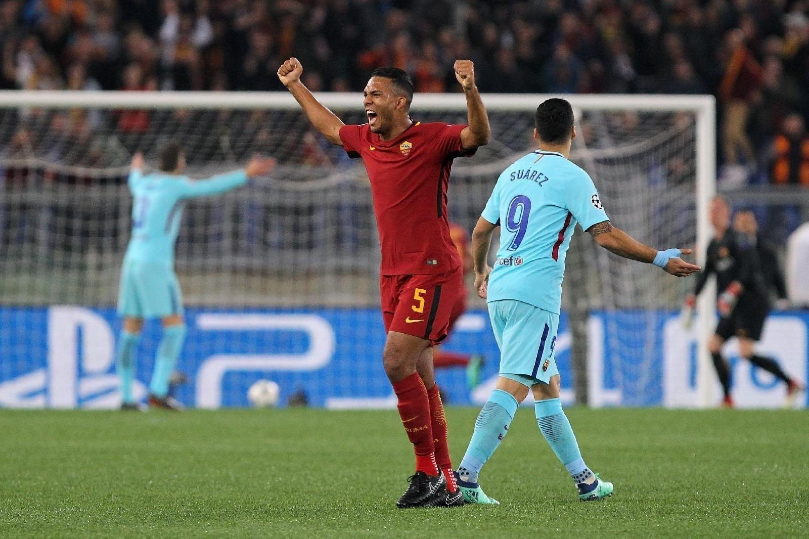 Juan Jesus esulta contro il Barcellona