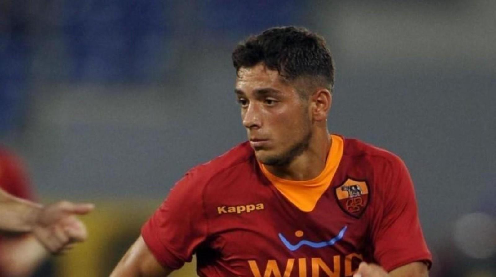 Gianluca Caprari con la maglia della Roma, di LaPresse