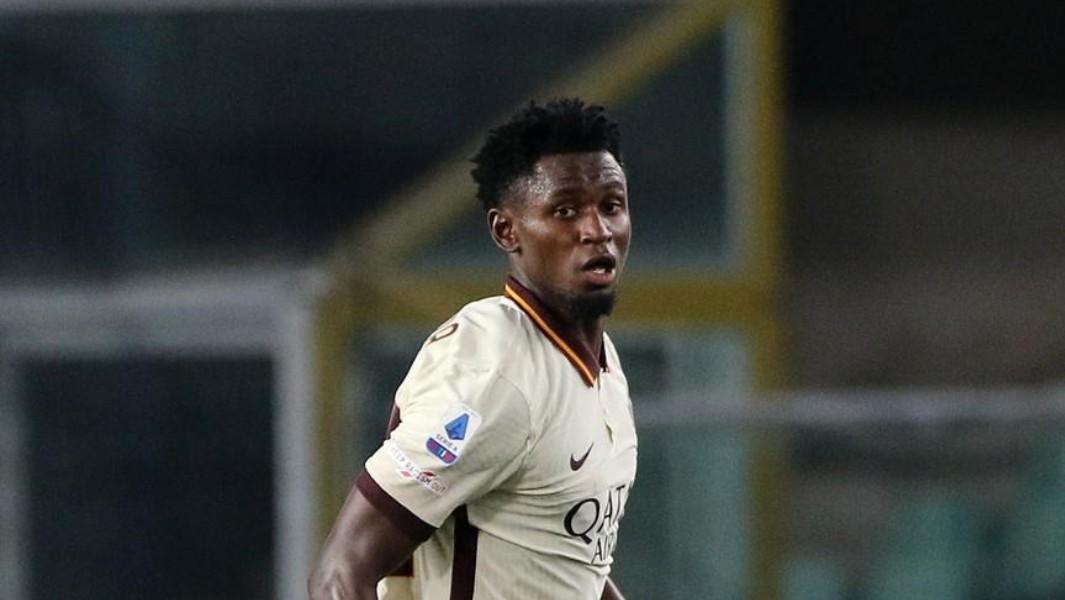 Amadou Diawara in campo durante Verona-Roma, di LaPresse