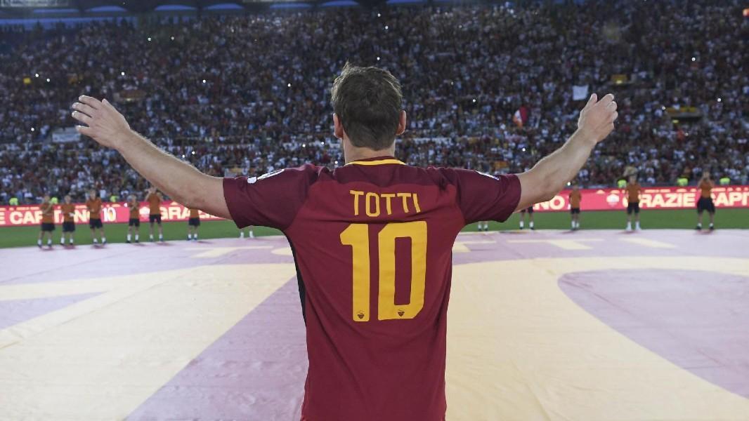 Francesco Totti nel giorno dell'addio al calcio, di LaPresse