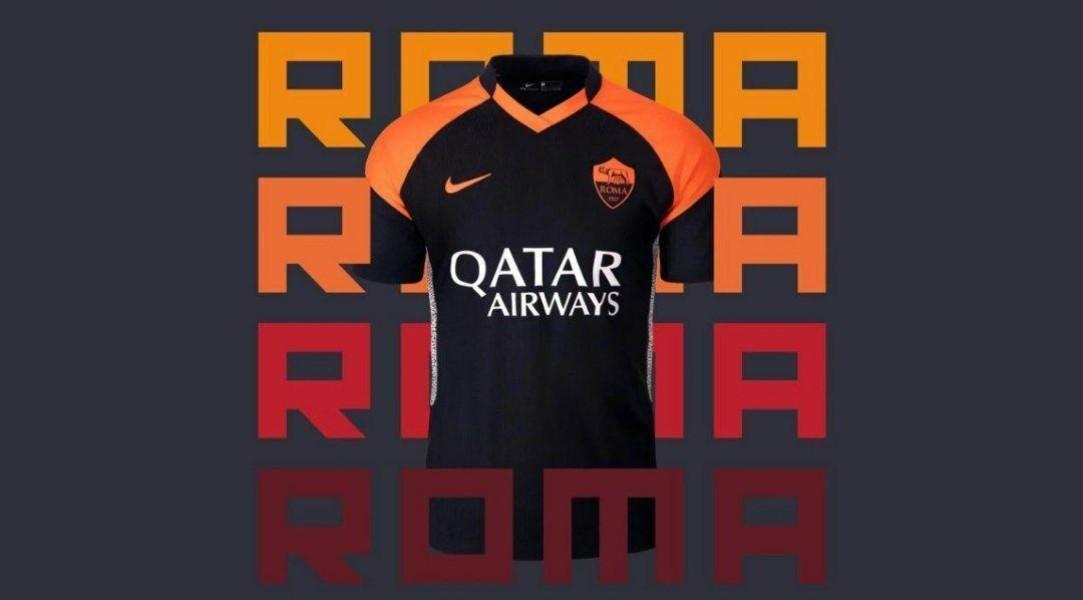 La maglia che indosserà la Roma questa sera