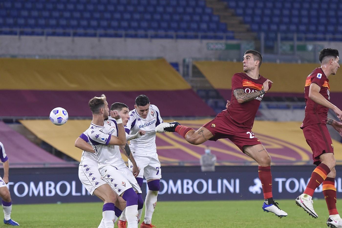 Mancini svetta in area contro la Fiorentina, di LaPresse