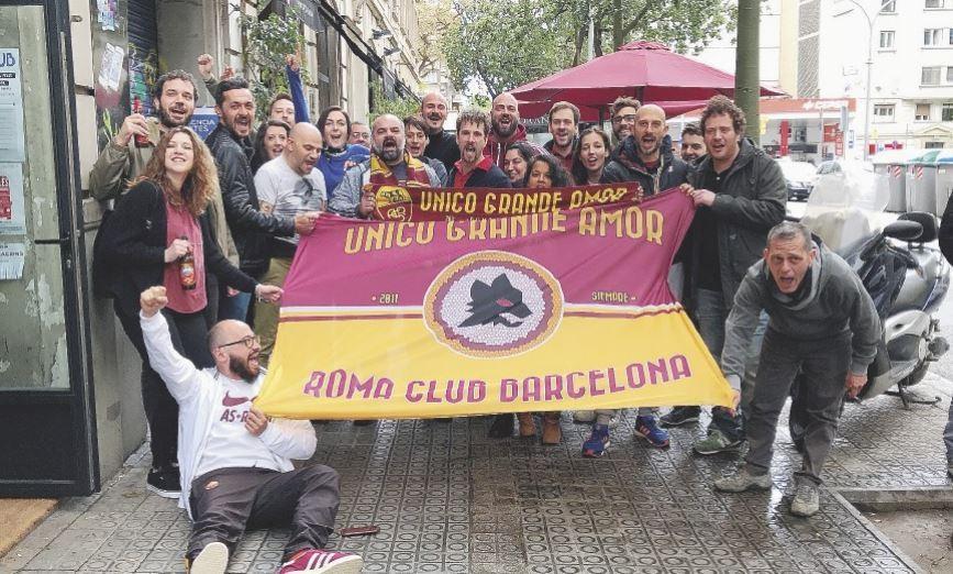 I tifosi giallorossi del Roma CLub Barcellona \