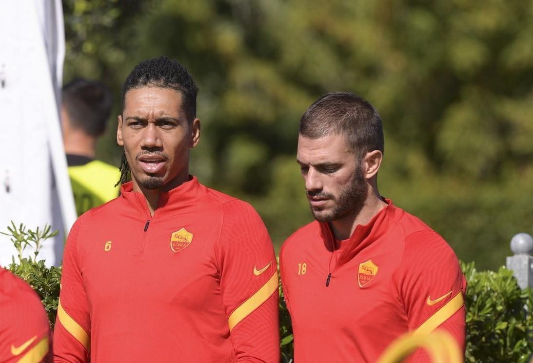 Smalling e Santon a Trigoria, di LaPresse