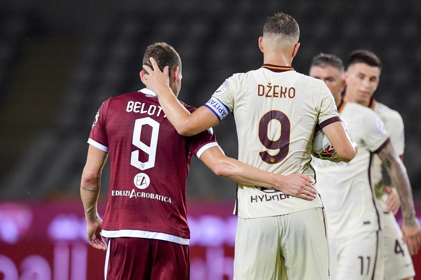 Dzeko e Belotti durante l'ultimo incrocio tra Roma e Torino dello scorso 29 luglio, di LaPresse