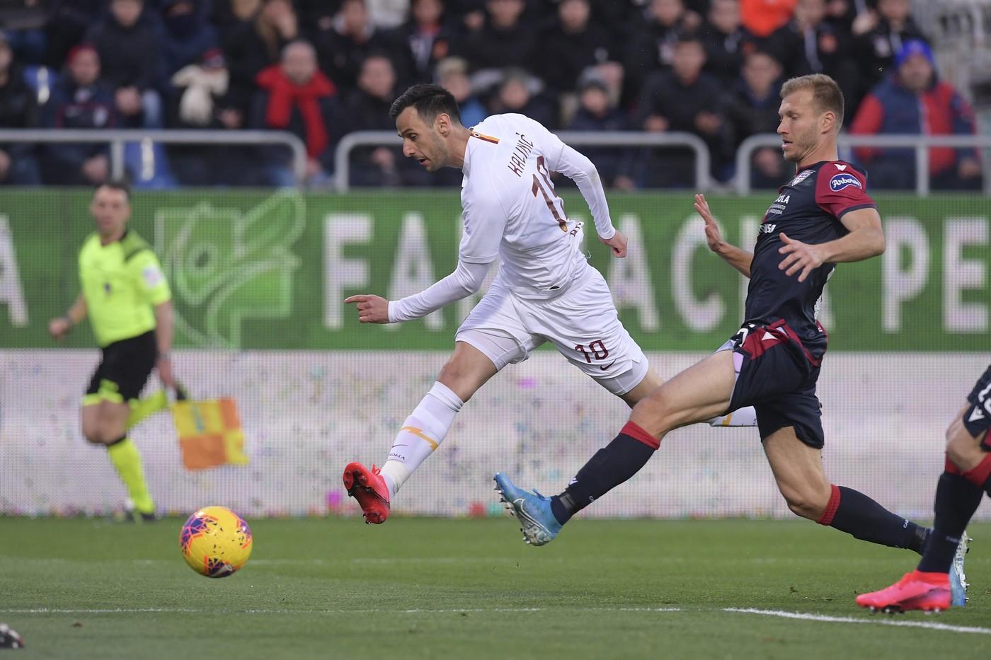Kalinic segna al Cagliari lo scorso 1 marzo, ultima trasferta col pubblico alla Sardegna Arena, di LaPresse