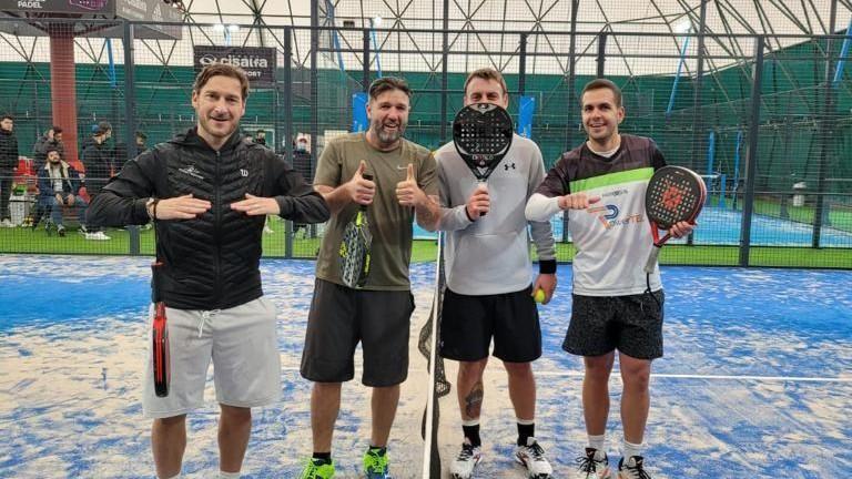 Totti, Candela, De Rossi e il campione italiano Alessandro Tinti si sfidano in un doppio a padel