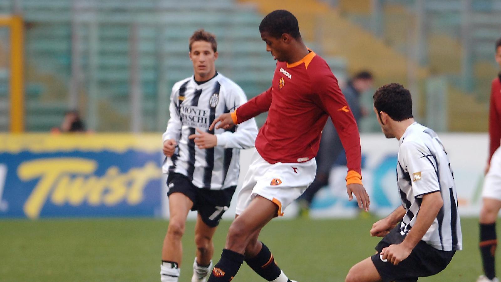 Ricardo Faty in azione contro il Siena nel 2007