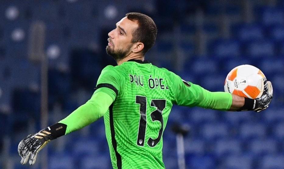 Pau Lopez durante Roma-Cluj