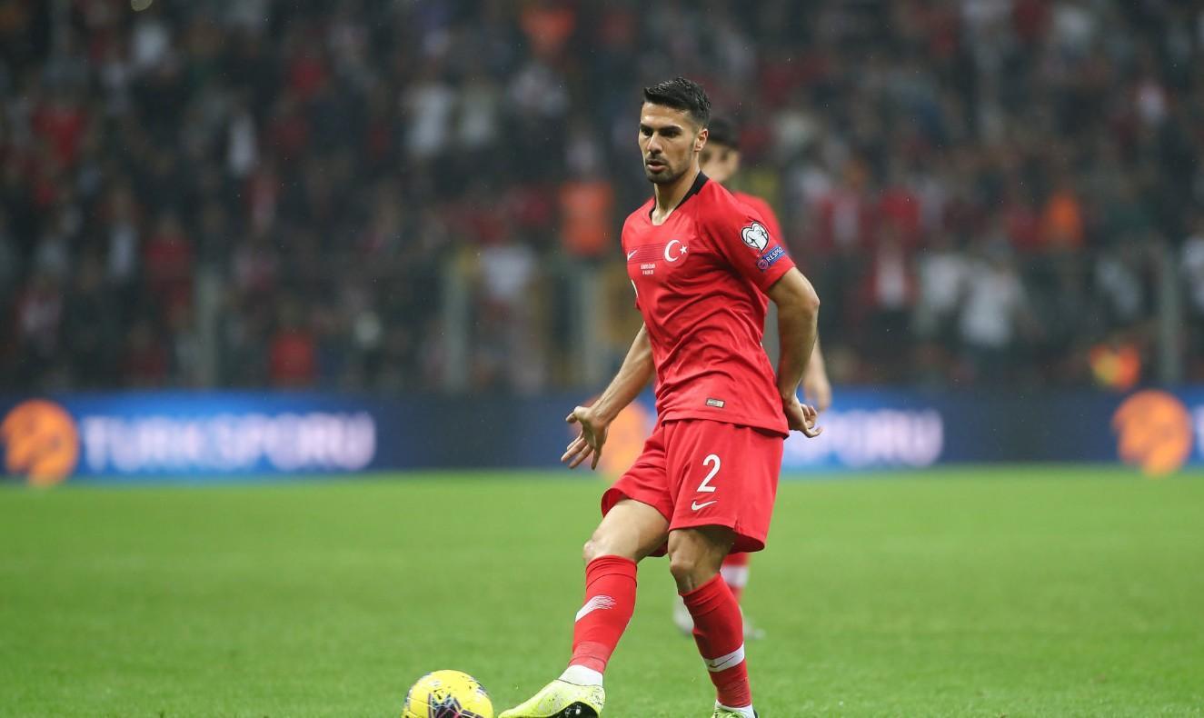 Zeki Celik in campo con la Turchia