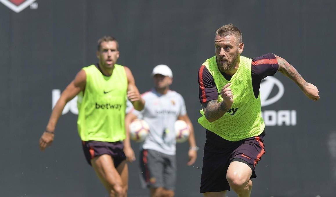 De Rossi in allenamento a Trigoria / LaPresse