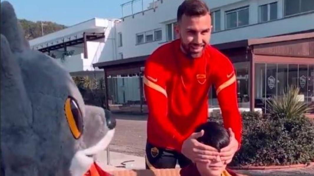 Borja Mayoral con Gabriele a Trigoria