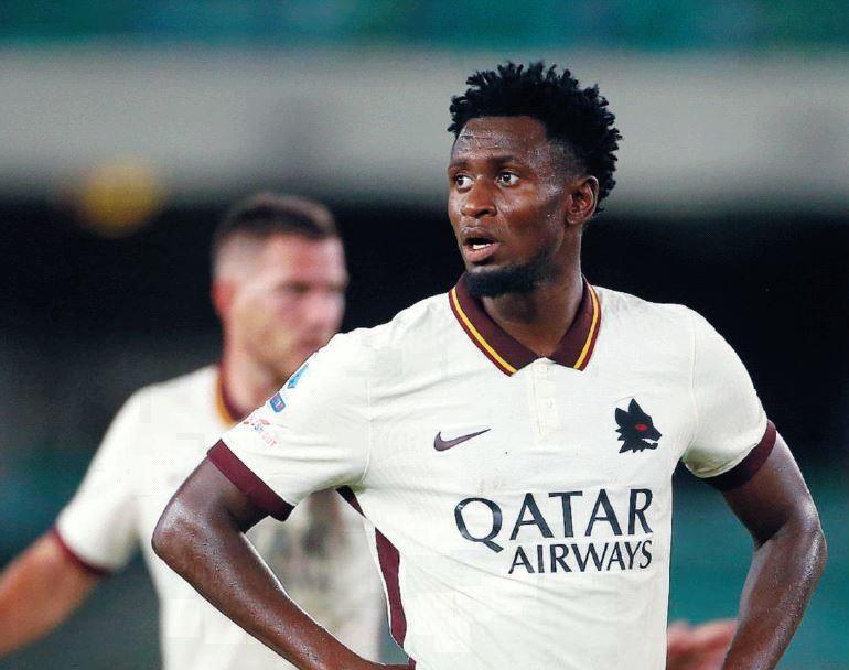 Amadou Diawara durante Verona-Roma, di Mancini