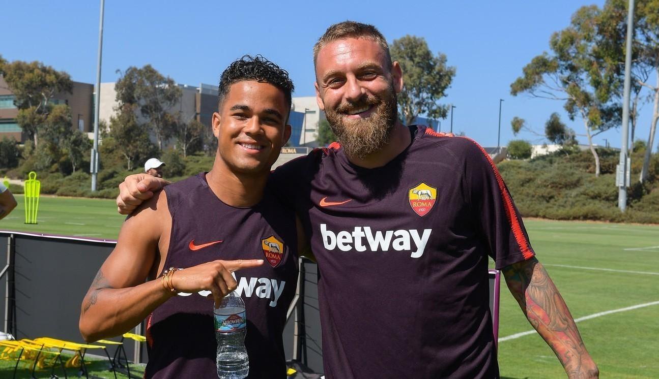 Kluivert e De Rossi a San Diego durante la tournée, di LaPresse