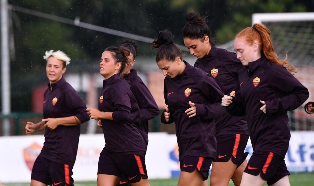 La Roma Femminile in allenamento, di LaPresse