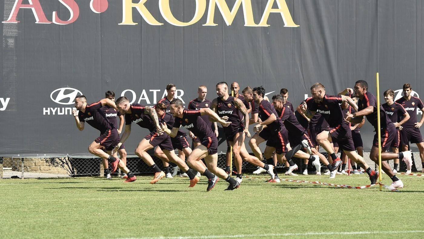 La Roma in allenamento, di LaPresse