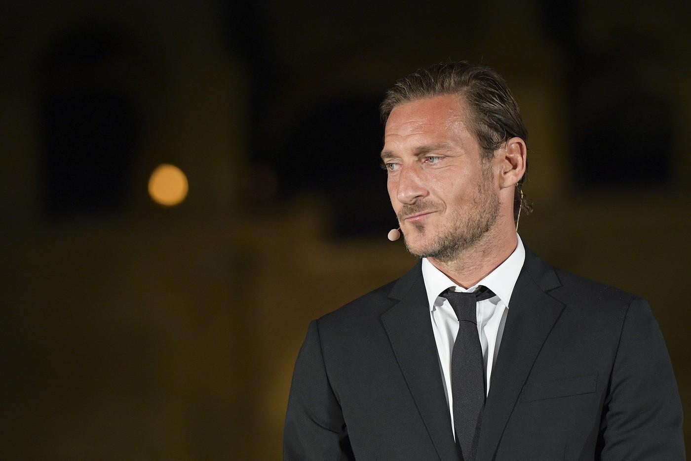 Totti al Colosseo, di LaPresse