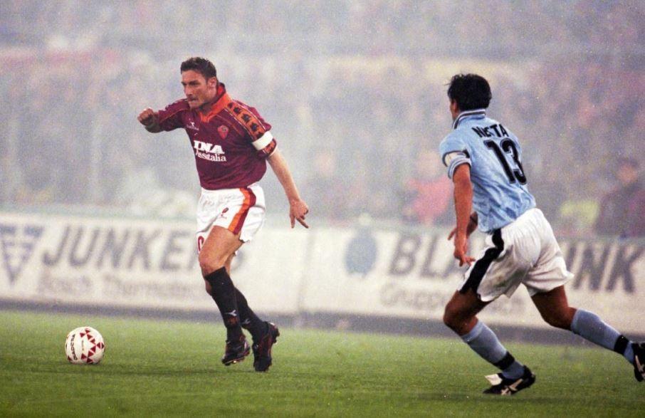 Totti e Nesta nel derby dell'11 aprile 1999, vinto 3-1, di LaPresse