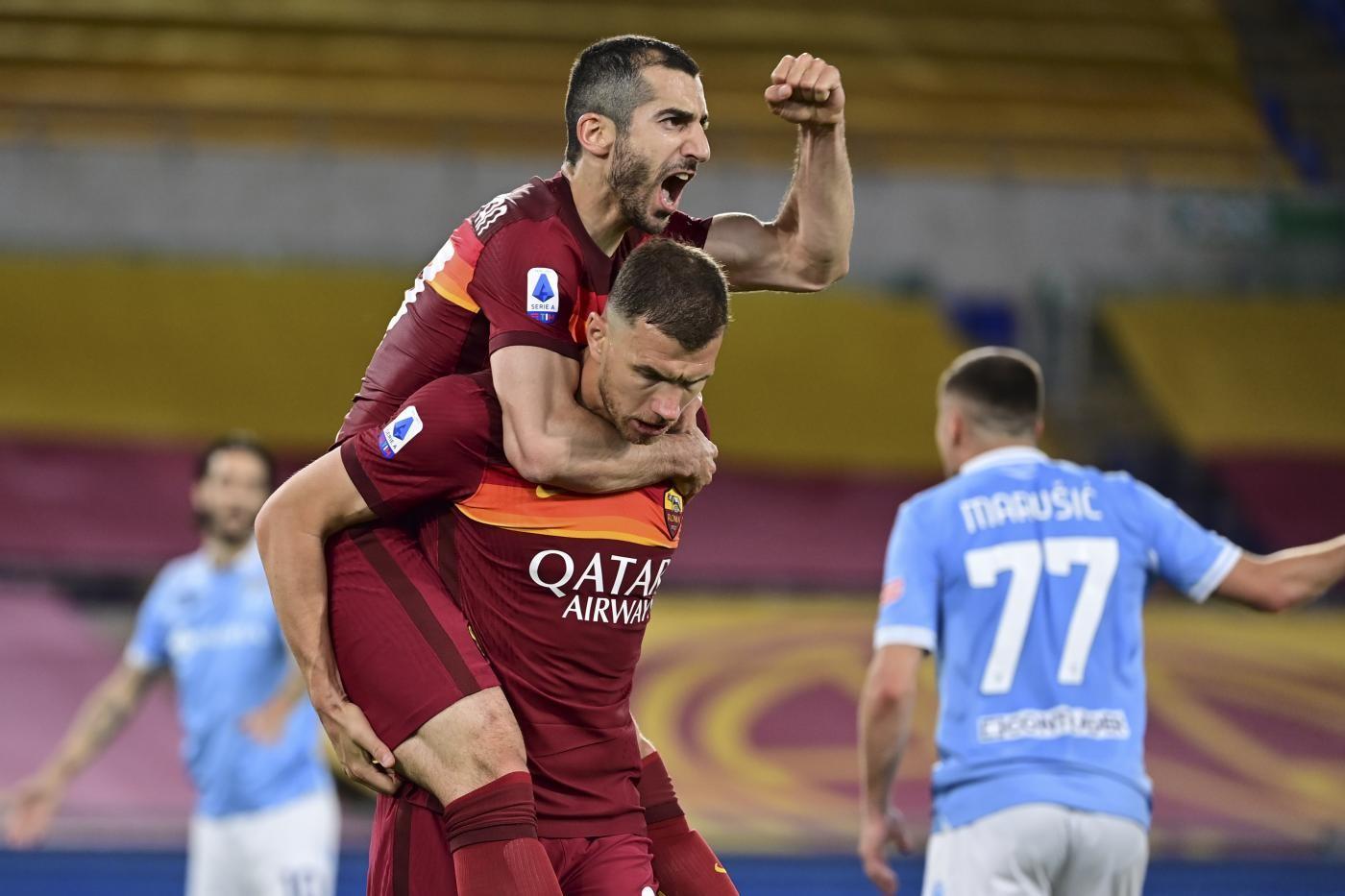 Mkhitaryan esulta con Dzeko dopo il gol dell'1-0, di LaPresse