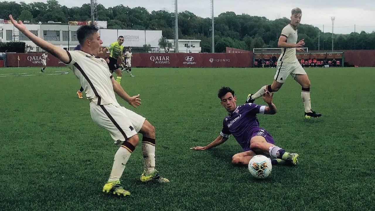 Claudio Cassano, fantasista o punta esterna, qualche volta schierato anche al centro dell'attacco, ha trovato contro i viola il decimo gol stagionale: è il capocannoniere della Roma