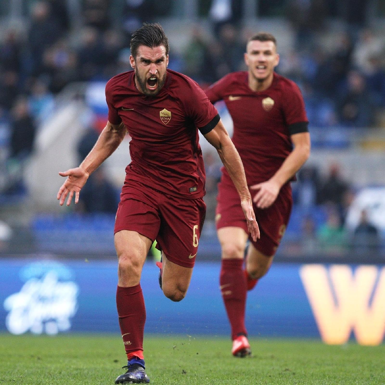 Kevin Strootman esulta dopo il gol nel derby il 4 dicembre 2016