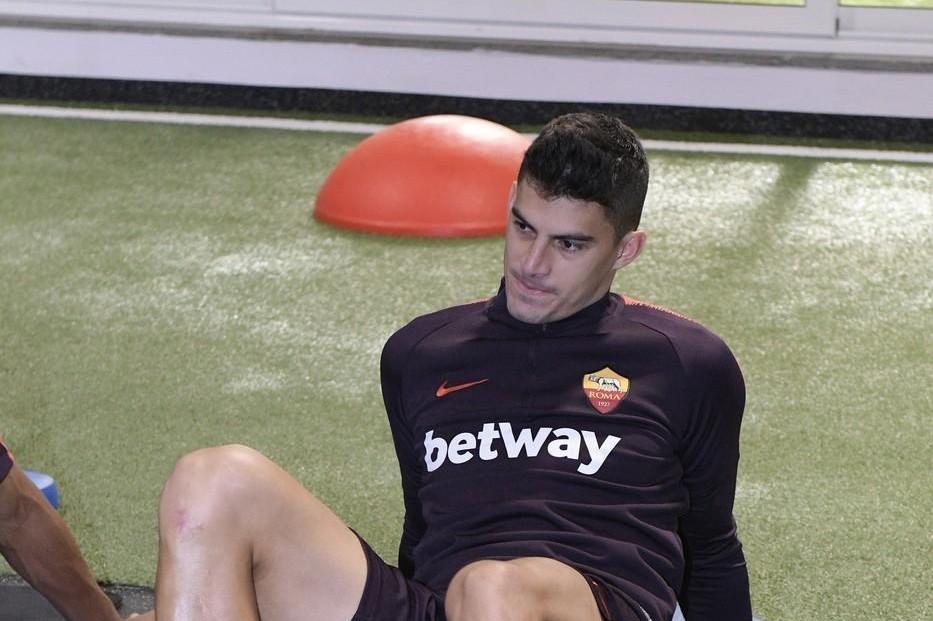 Diego Perotti in palestra a Trigoria, di LaPresse