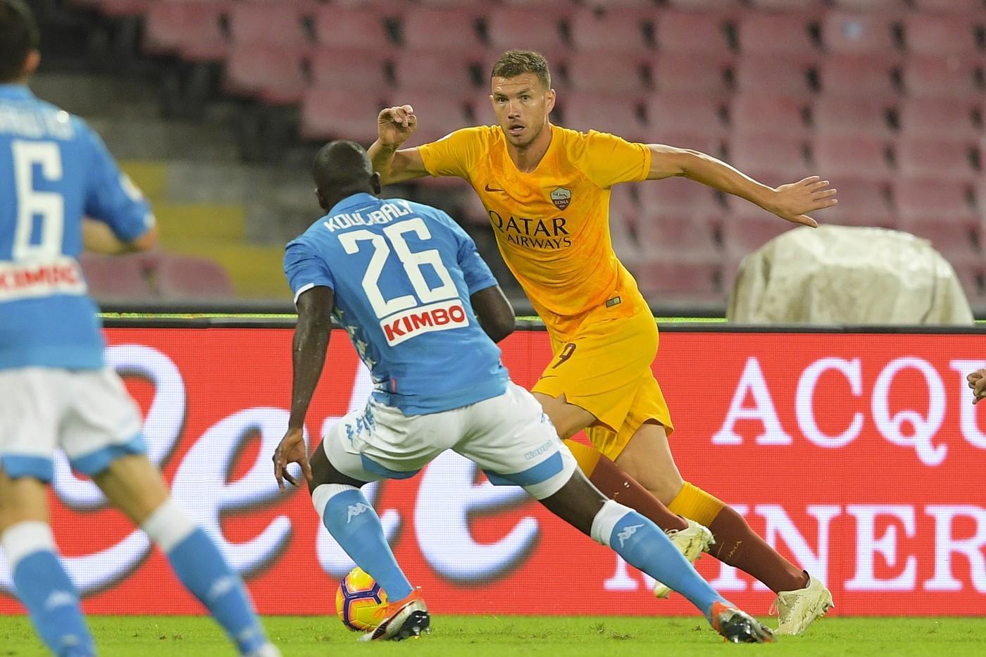 Dzeko contro Koulibaly, di LaPresse