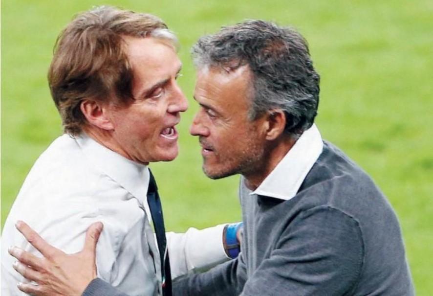 L'abbraccio tra Luis Enrique e Mancini al termine di Italia-Spagna (Getty Images) 