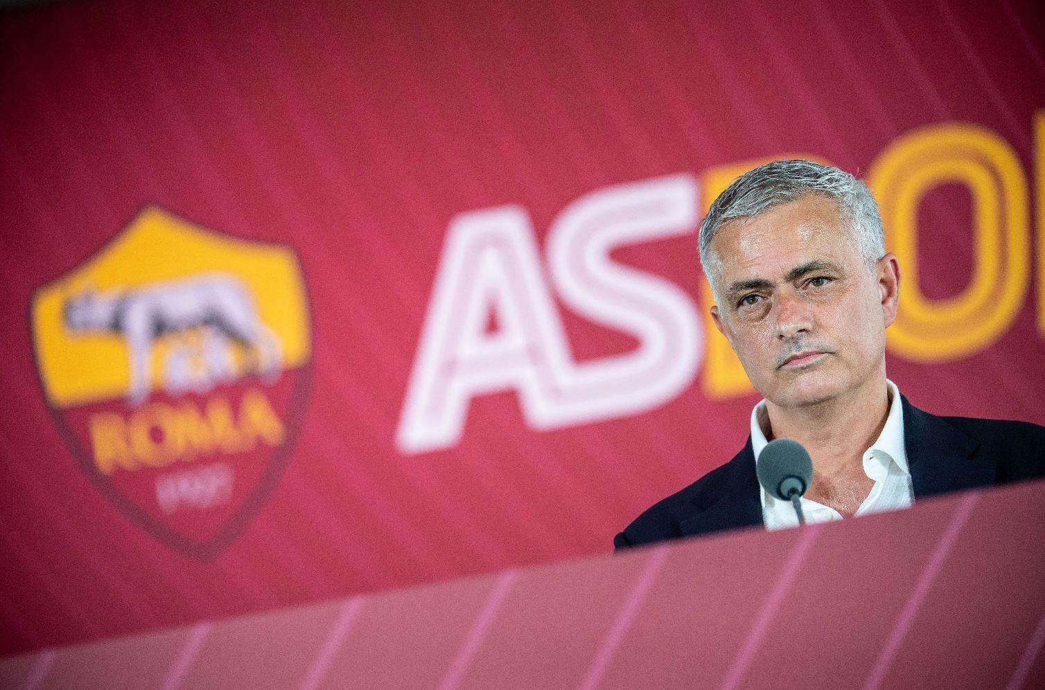 José Mourinho in conferenza @AS Roma via Getty Images 