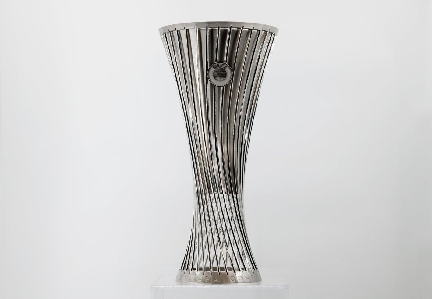 Il trofeo della Conference League @ Getty Images 