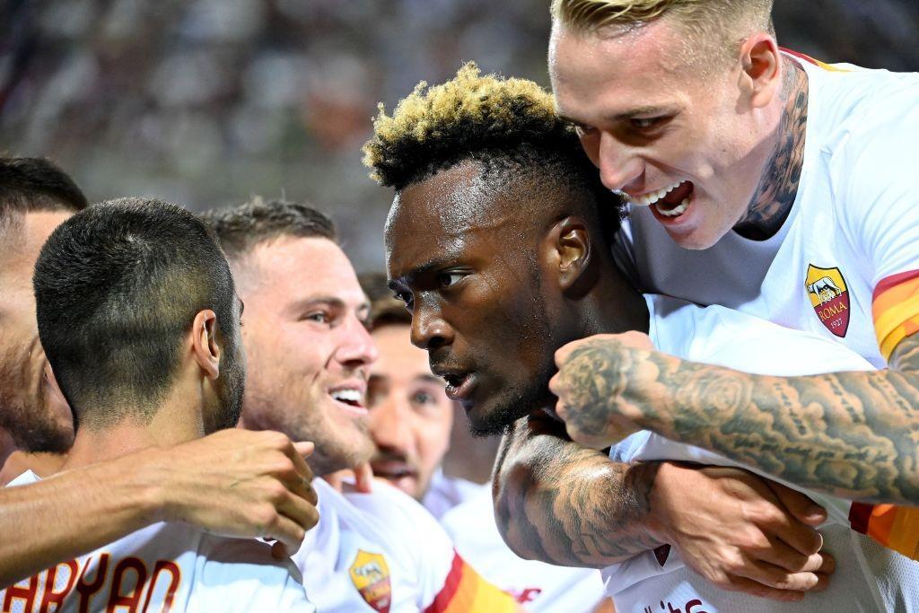 I giocatori della Roma festeggiano dopo un gol @Getty Images 