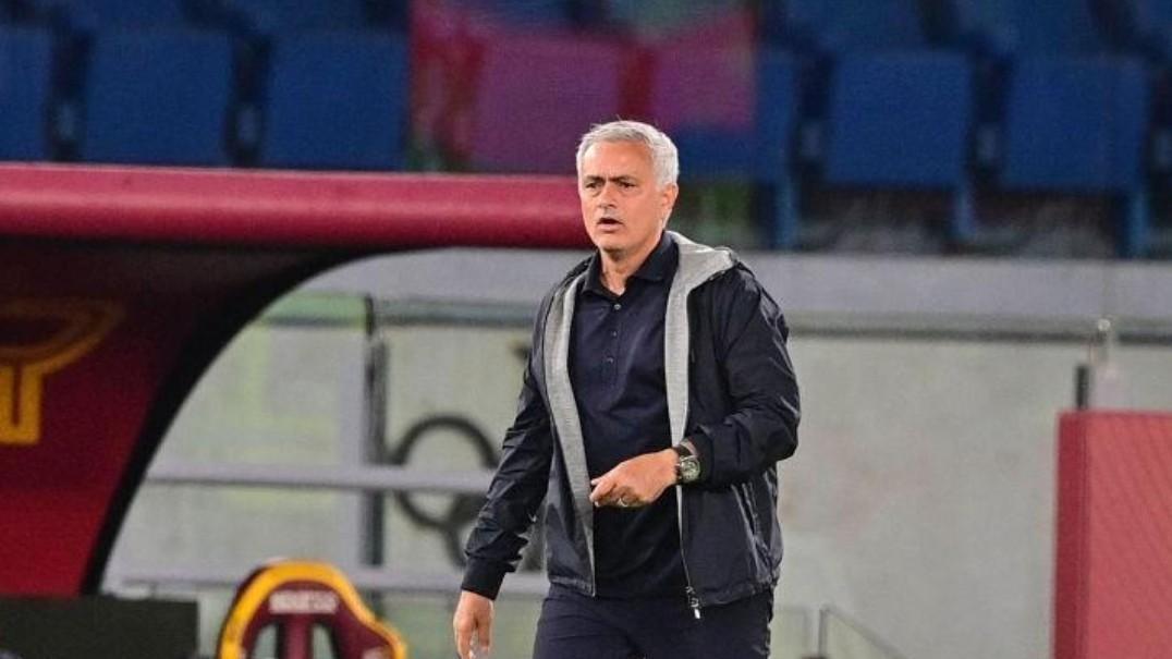 José Mourinho in panchina all'Olimpico (As Roma via Getty Images)