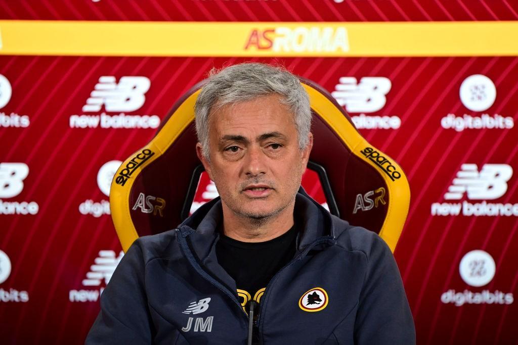 Mourinho in conferenza (As Roma via Getty Images) 