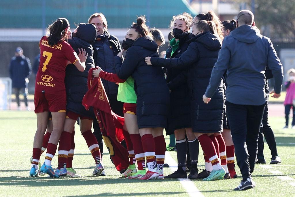 La Roma Femminile esulta dopo il gol al Napoli (Getty Images) 
